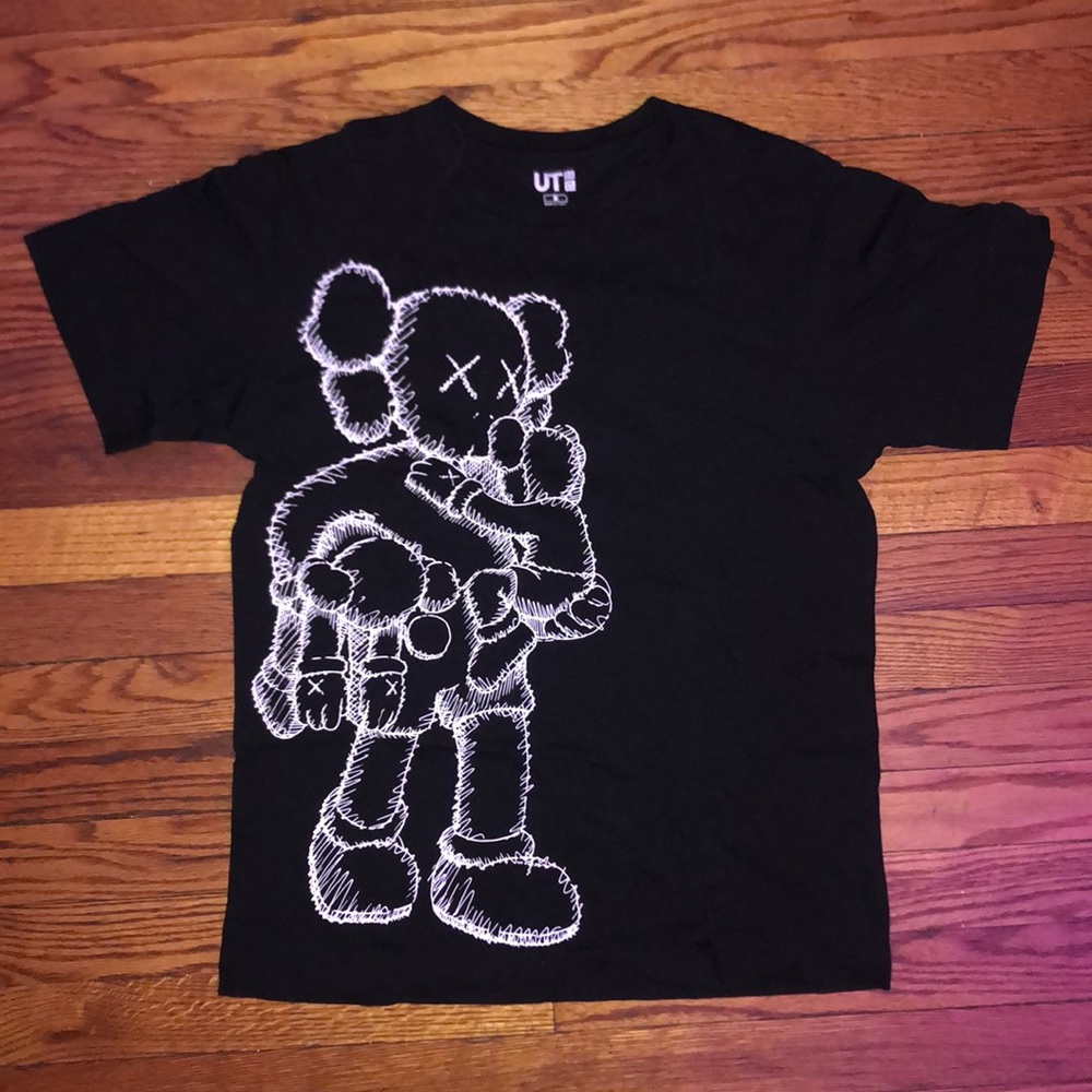 Kaws x Uniqlo T-Shirt - Size Medium